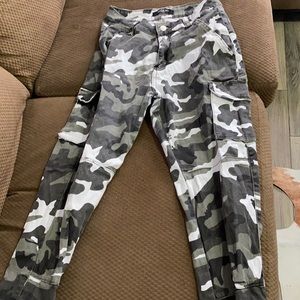 Camp pants